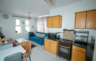 APARTMENTS IN RACECOURSE AREA