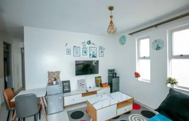 APARTMENTS IN RACECOURSE AREA