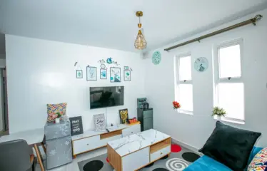 APARTMENTS IN RACECOURSE AREA